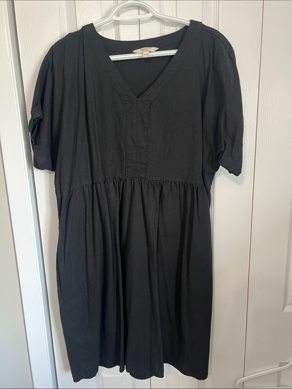BRIGGS Black V-Neck  Dress. XL